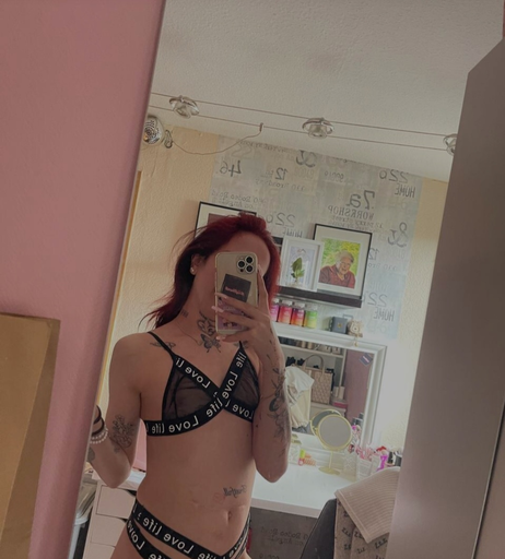 Image 558521 from typicallaurasophie