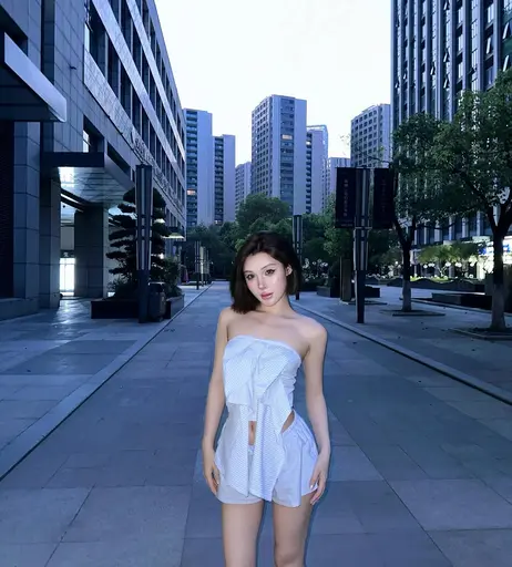 Image 5564628 from Ivy ai.lin20_