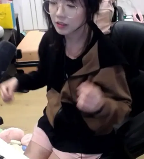 Image 5532536 from LilyPichu