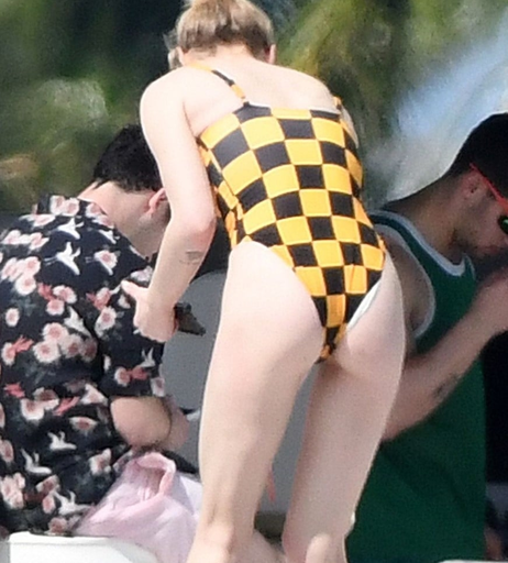 Image 5500222 from Sophie Turner