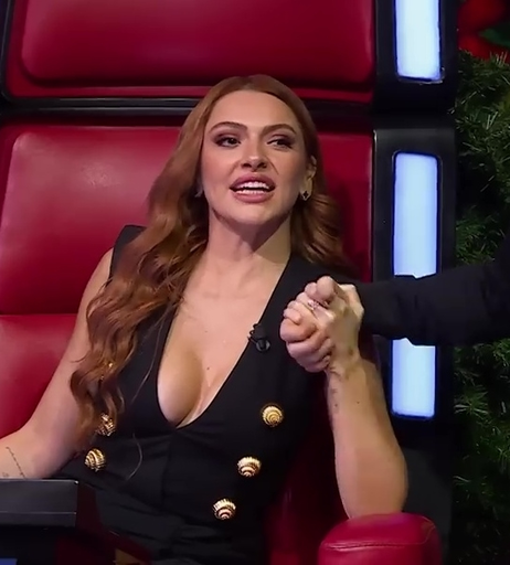 Image 5003689 from Hadise