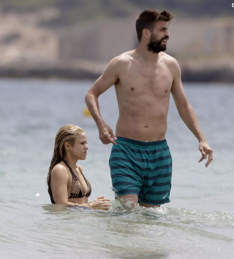 Image 4197090 from Shakira