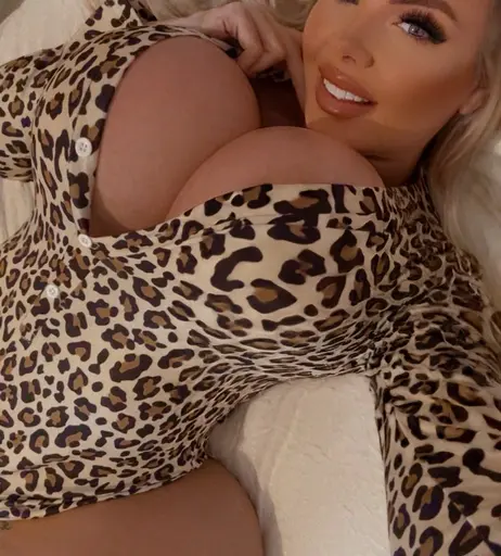 Image 4992345 from Victorialilyx