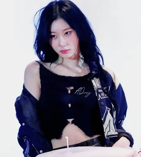 Image 4941229 from Chaeryeong - ITZY (채령)