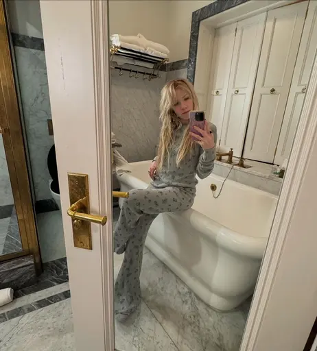 Image 4913172 from Carly Rae Jepsen