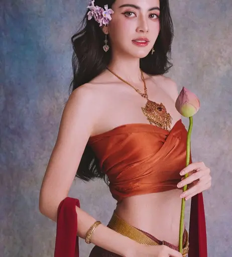 Image 4451621 from Davika Hoorne / Davikah