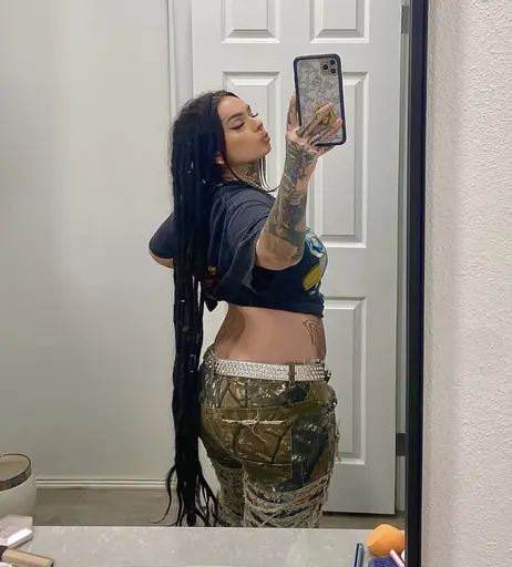 Image 4452337 from Zhavia