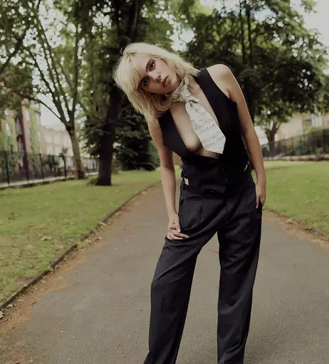 Image 4453452 from Julia Cumming (Sunflower Bean Singer/Bassist)