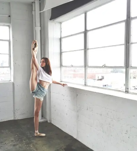 Image 4458595 from Emma Dumont