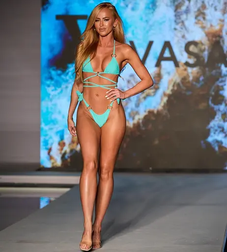 Image 4427756 from Danielle Moinet / Summer Rae
