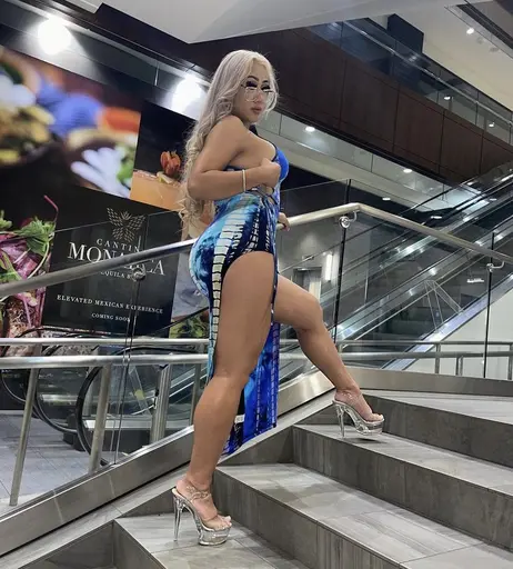 Image 4699462 from Beamer Babe (Pim), bikini barista