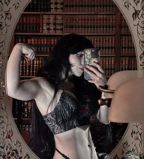 Image 4672413 from BuffGothMom