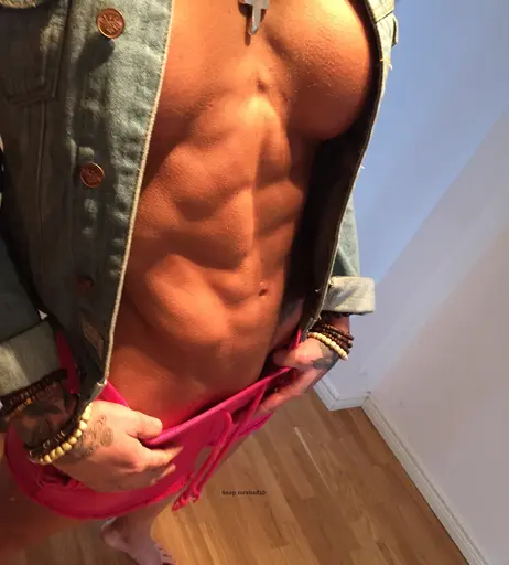 Image 4080962 from mrsbadass_ink / mrs_physique ( Pauline von Schinkel )