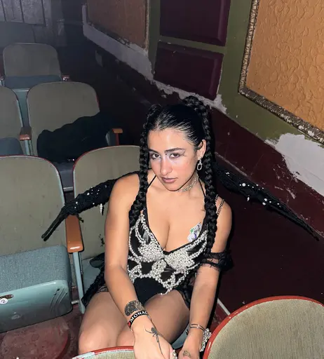 Image 4039214 from Mia Valentine