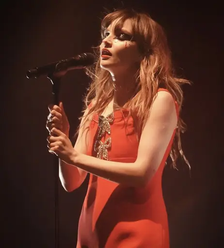 Image 7177663 from Lauren Mayberry (Singer)