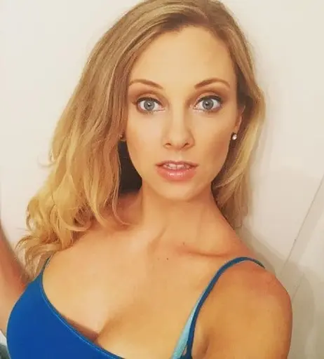 Image 7169451 from Nicole Arbour