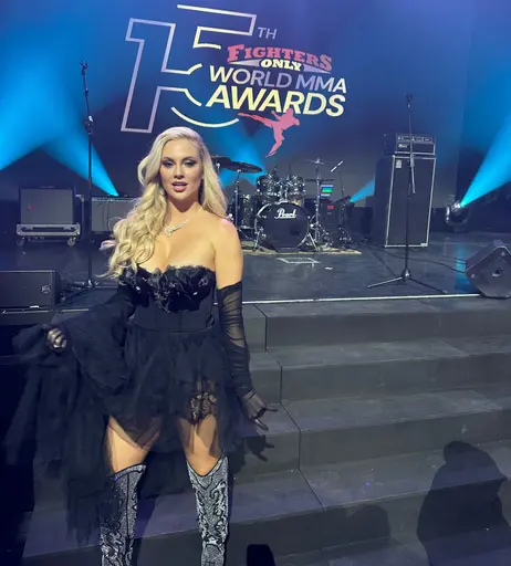 Image 7169448 from Nicole Arbour