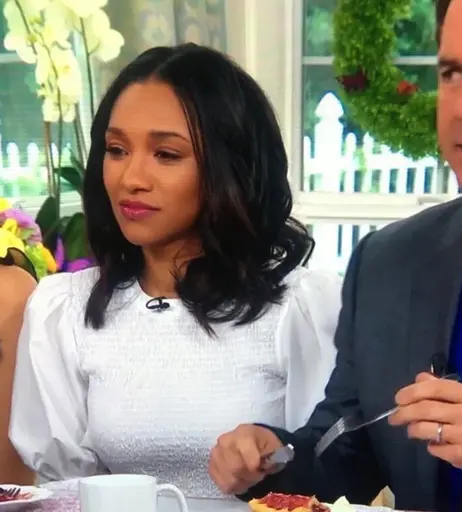 Image 7168692 from Candice patton