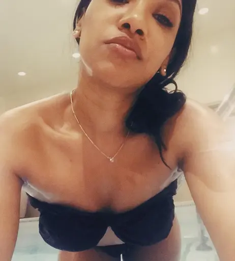 Image 7168687 from Candice patton