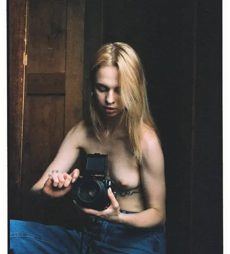 Image 7254232 from Elloise