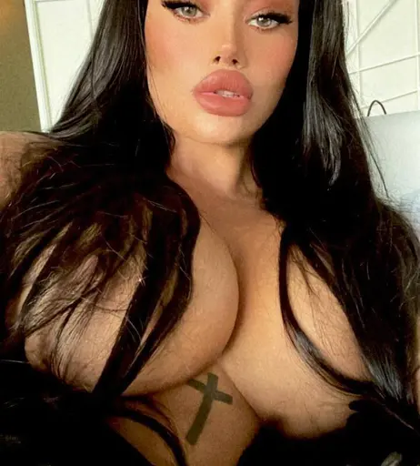 Image 7247584 from Toochi Kash / Italia Kash