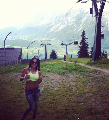 Image 739695 from Alina Grozea