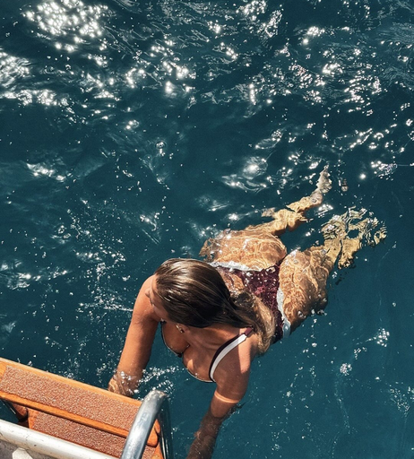 Image 7376832 from Kara Del Toro