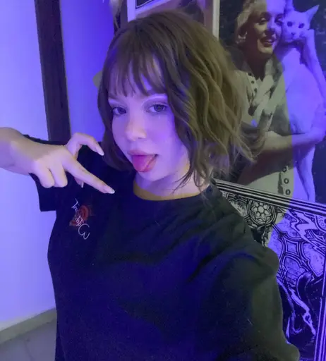 Image 7366888 from Olivia Elfie