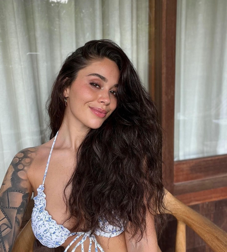Image 731758 from Melissa Damilia