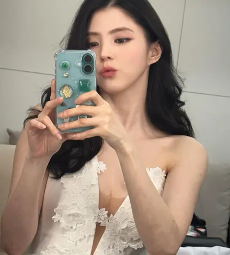 Image 7894210 from Han So-hee