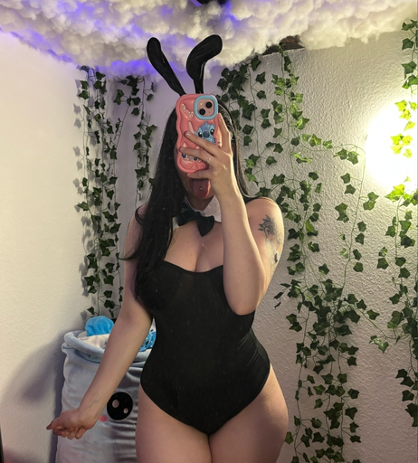 Image 7884572 from luciaaleyy