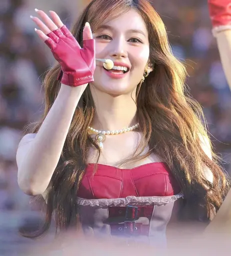 Image 7889573 from Minatozaki Sana (TWICE)