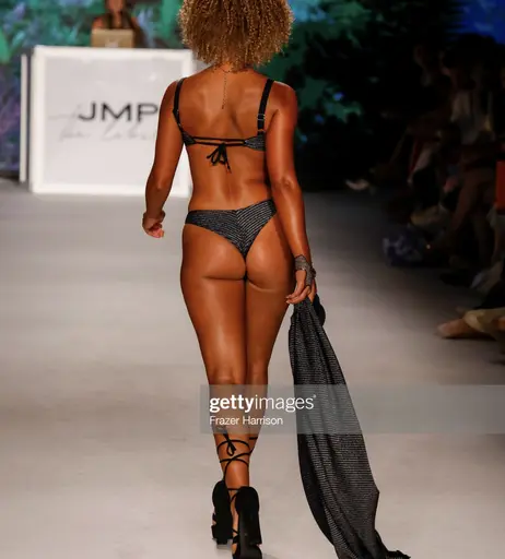 Image 7876867 from Elle Smith
