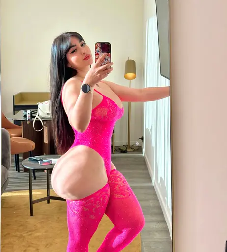 Image 7982998 from foreignamira / amirathick / Ameliasocurvy