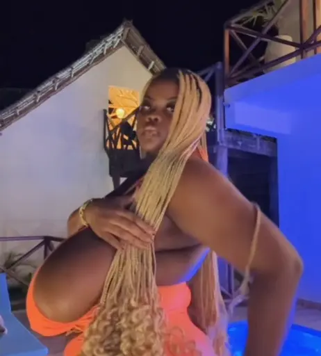 Image 7960430 from Chioma Lovv