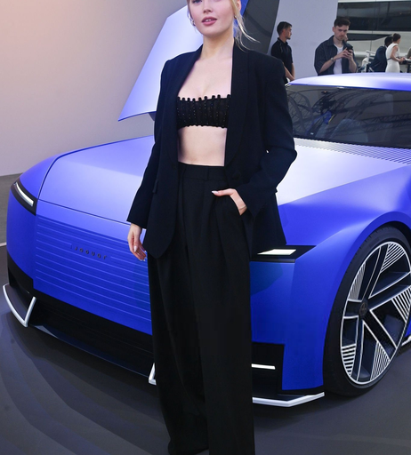 Image 7945278 from Ellie Bamber