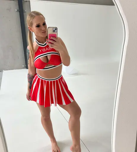 Image 7927008 from Shazza McKenzie
