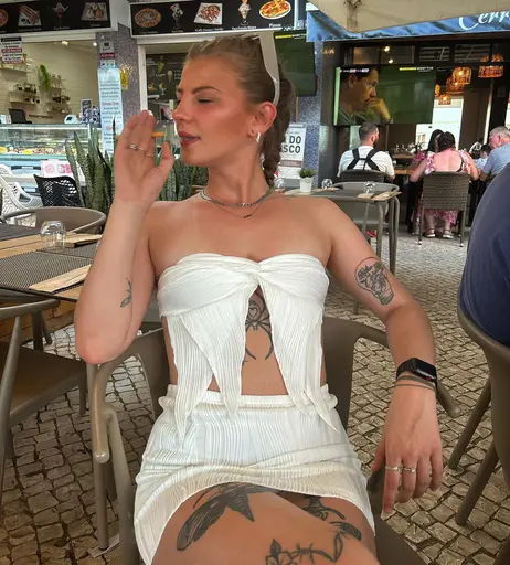 Image 7921016 from daisy_riches1