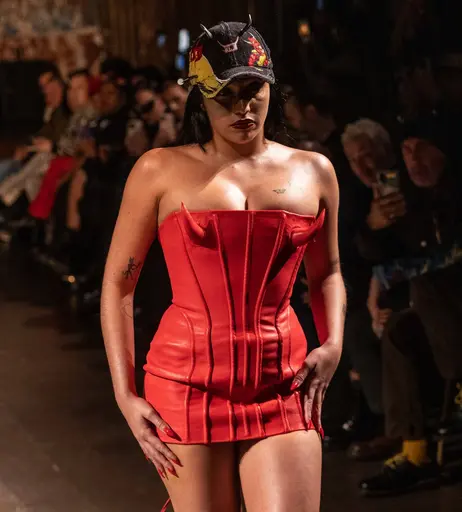 Image 7903035 from Lourdes Leon