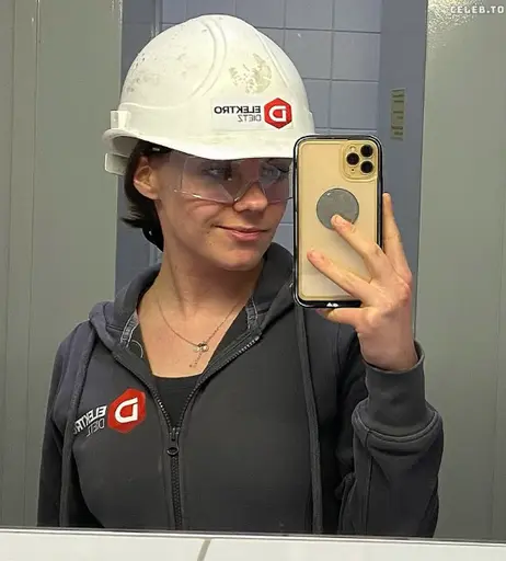 Image 7478710 from Elektrikerin Sara
