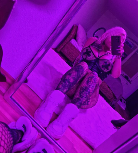 Image 7437878 from violet_kush