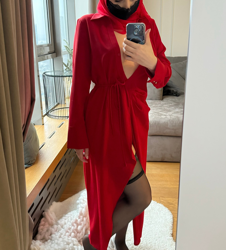 Image 7425500 from Gala Black