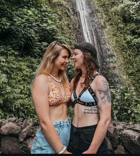 Image 7417336 from Hailee & Kendra