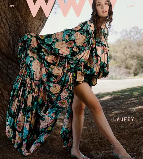 Image 7595128 from Laufey lin