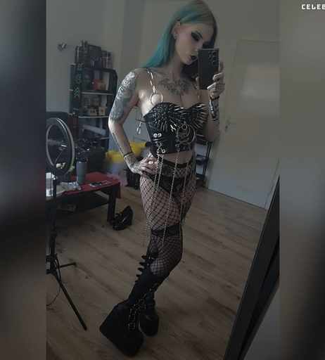 Image 7585112 from Crazy Badgirl