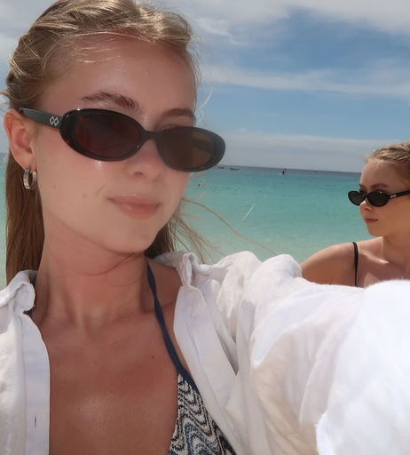Image 7573555 from Iza and Elle