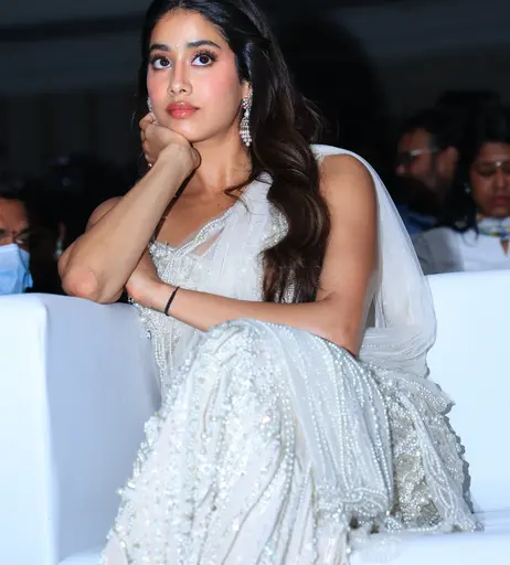 Image 7519382 from Janhvi Kapoor