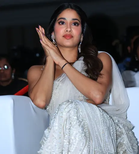 Image 7519384 from Janhvi Kapoor