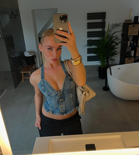 Image 7793924 from Lilycharlottevoss