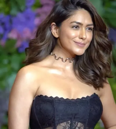 Image 7768796 from Mrunal Thakur